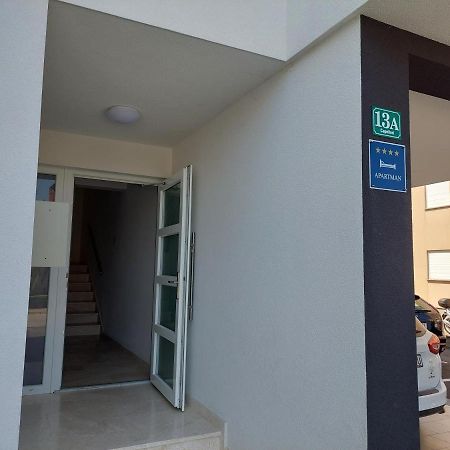 Valux Apartman Pola Esterno foto