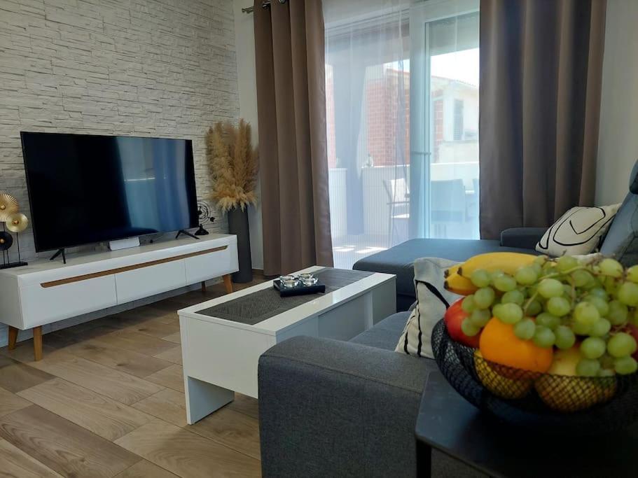 Valux Apartman Pola Esterno foto