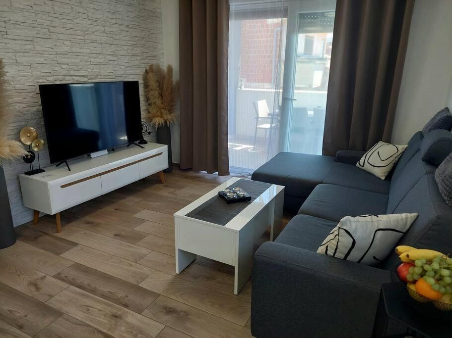 Valux Apartman Pola Esterno foto
