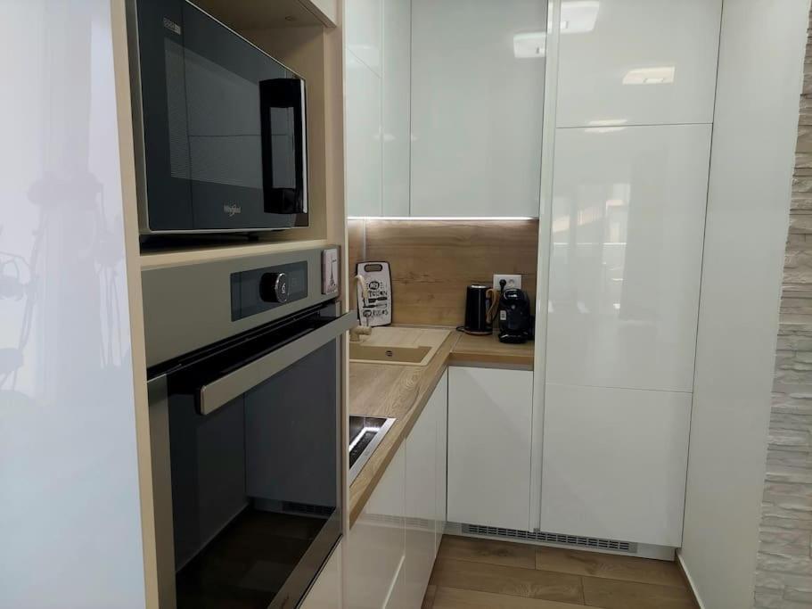 Valux Apartman Pola Esterno foto