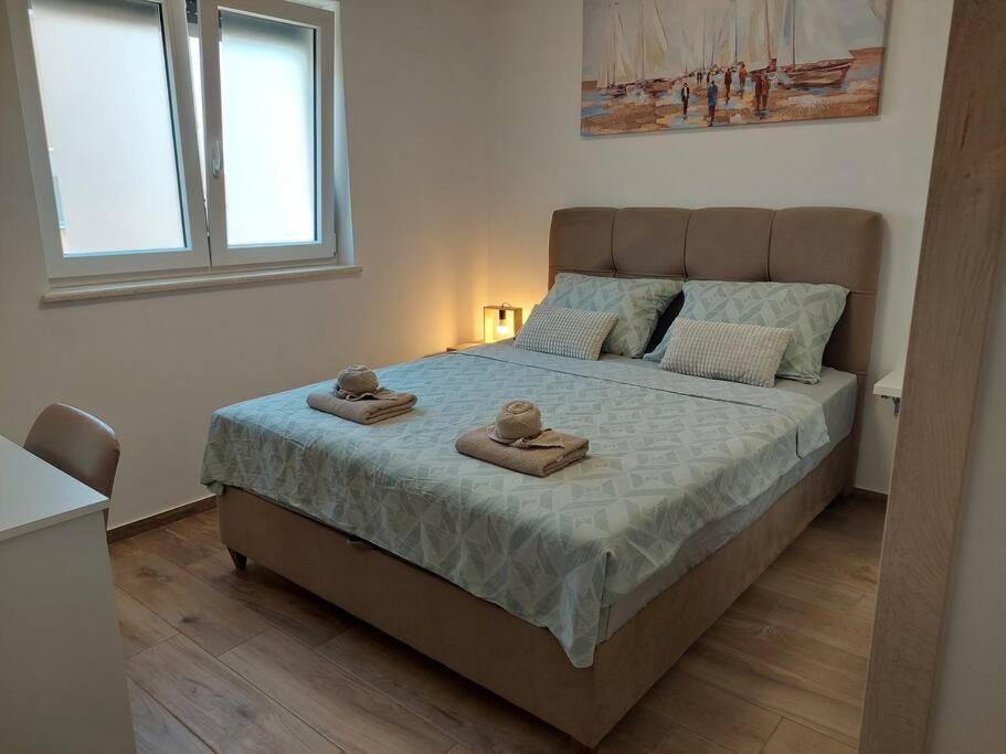 Valux Apartman Pola Esterno foto