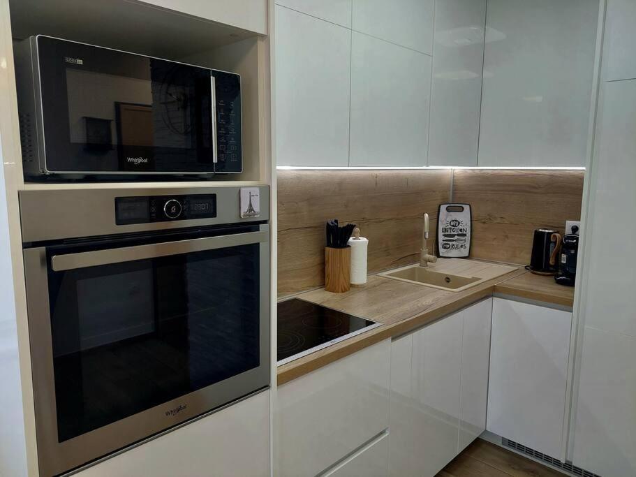 Valux Apartman Pola Esterno foto