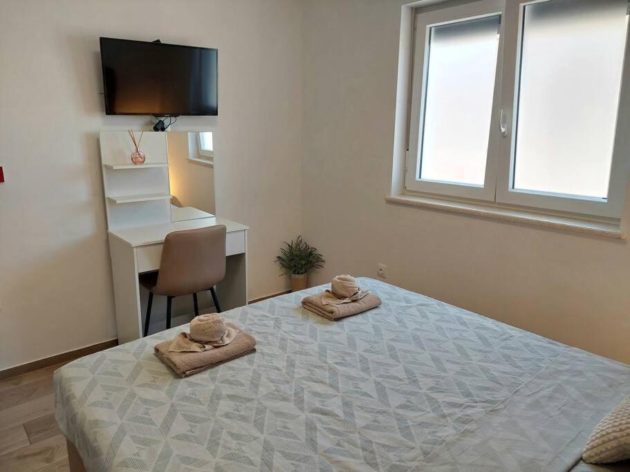 Valux Apartman Pola Esterno foto